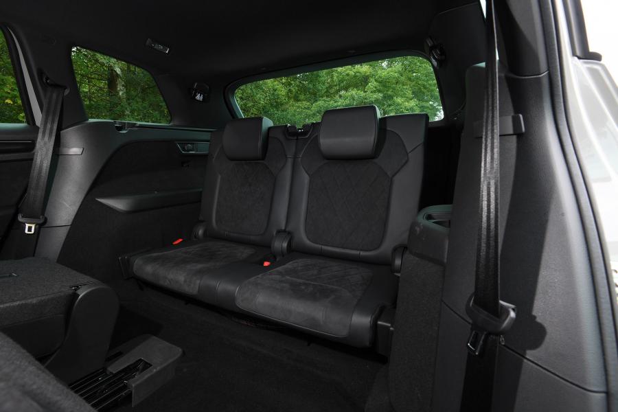 Интерьер Skoda Kodiaq 4x4 Sportline 2017 года  (UK) (фото 34 из 40)